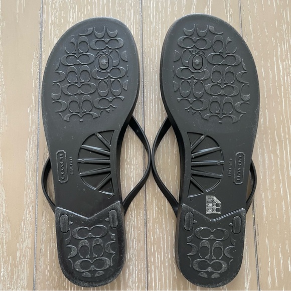 Coach Landon Thong Black Jelly Flip Flops Sandals Gold Bow Logo Sz 9 Resortwear - Picture 5 of 9